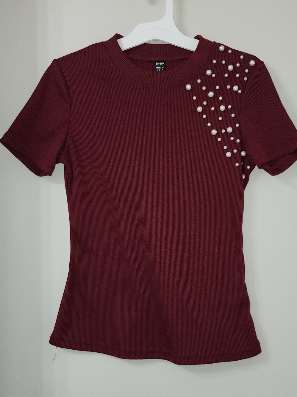SHEIN Burgundy Ribbed Short Sleeve Tee with Pearl Embellishment